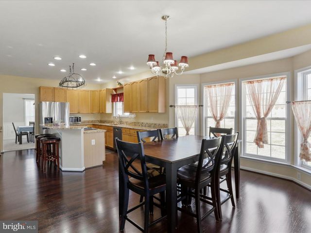 256 HOLDEN DR, Martinsburg, WV 25403
