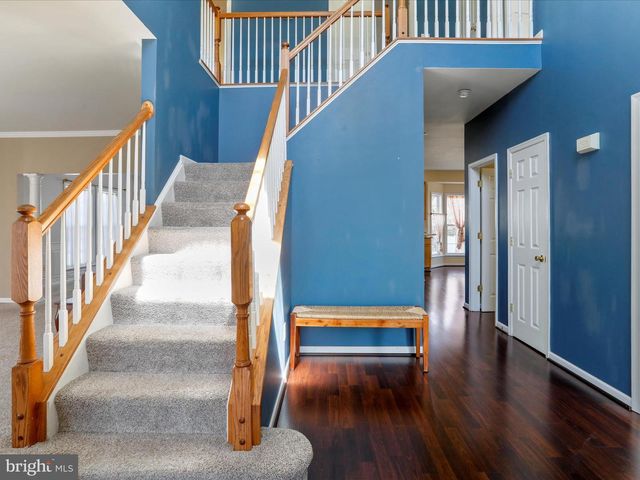 256 HOLDEN DR, Martinsburg, WV 25403