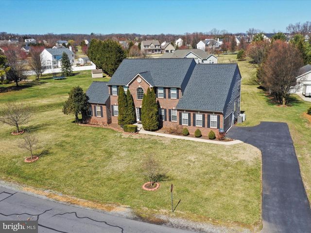 256 HOLDEN DR, Martinsburg, WV 25403