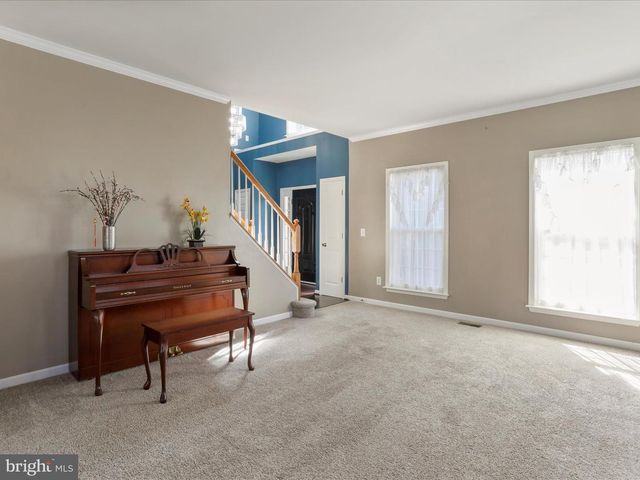 256 HOLDEN DR, Martinsburg, WV 25403