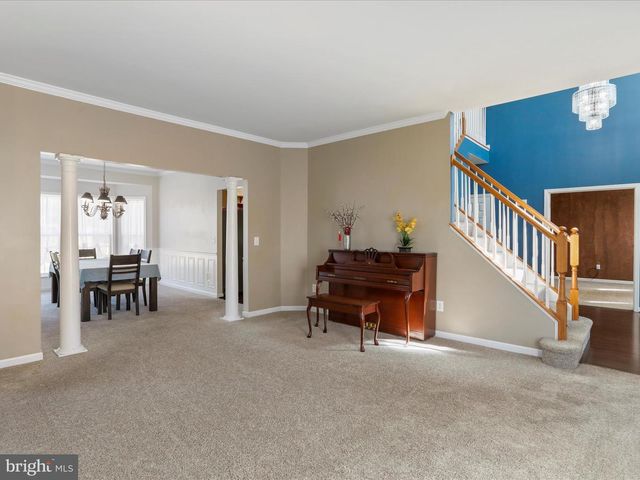 256 HOLDEN DR, Martinsburg, WV 25403