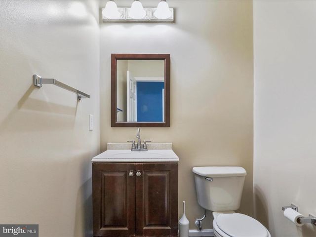 256 HOLDEN DR, Martinsburg, WV 25403