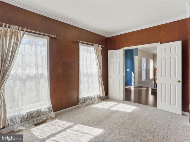 256 HOLDEN DR, Martinsburg, WV 25403