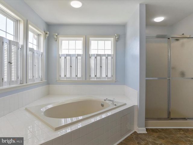 256 HOLDEN DR, Martinsburg, WV 25403