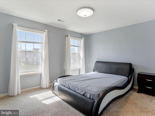 256 HOLDEN DR, Martinsburg, WV 25403