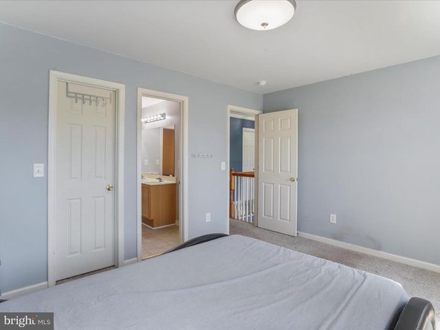 256 HOLDEN DR, Martinsburg, WV 25403