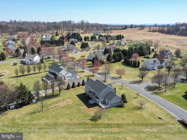 256 HOLDEN DR, Martinsburg, WV 25403