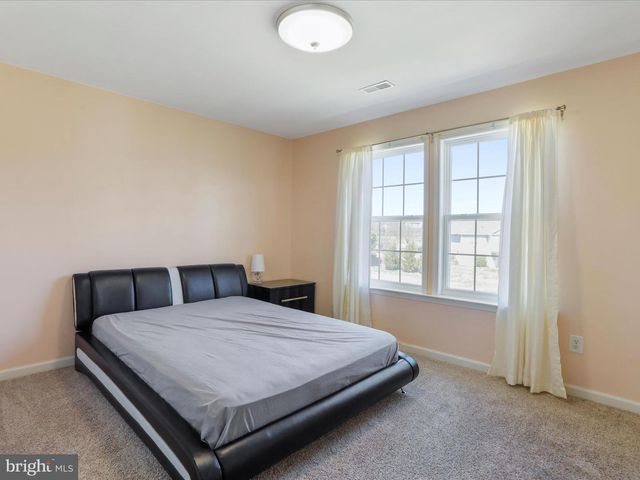 256 HOLDEN DR, Martinsburg, WV 25403