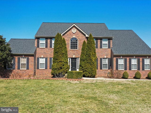 256 HOLDEN DR, Martinsburg, WV 25403