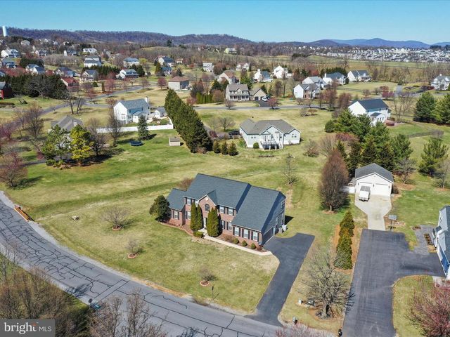 256 HOLDEN DR, Martinsburg, WV 25403