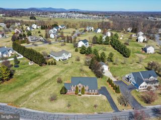256 HOLDEN DR, Martinsburg, WV 25403