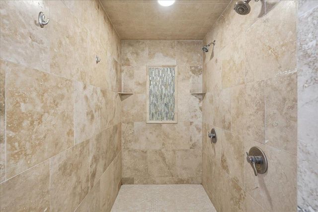 7048 Montrose Road, Woodbury, MN 55125