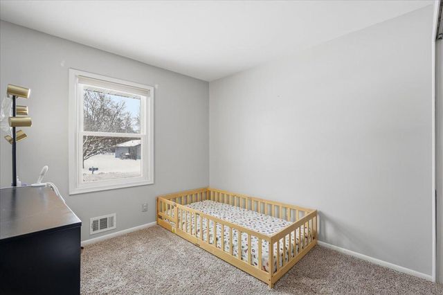 7048 Montrose Road, Woodbury, MN 55125