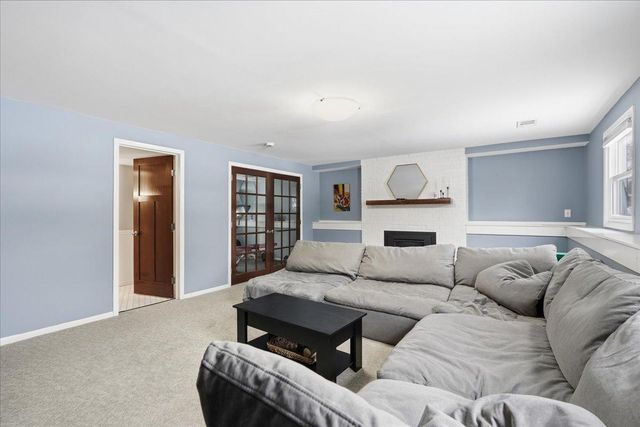 7048 Montrose Road, Woodbury, MN 55125