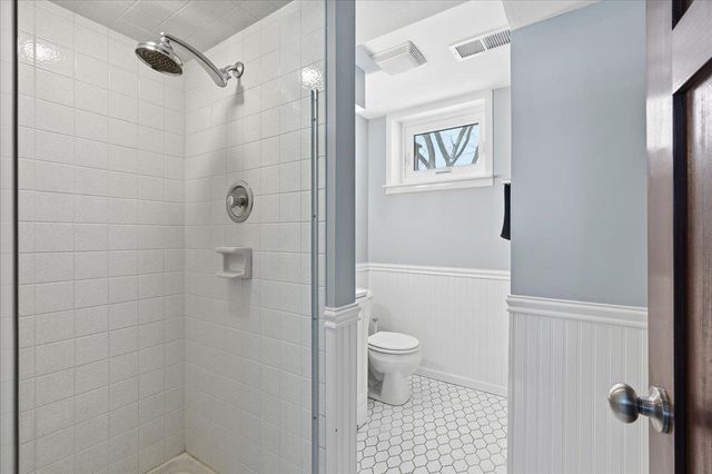 7048 Montrose Road, Woodbury, MN 55125