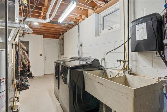 7048 Montrose Road, Woodbury, MN 55125