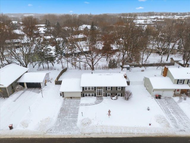 7048 Montrose Road, Woodbury, MN 55125