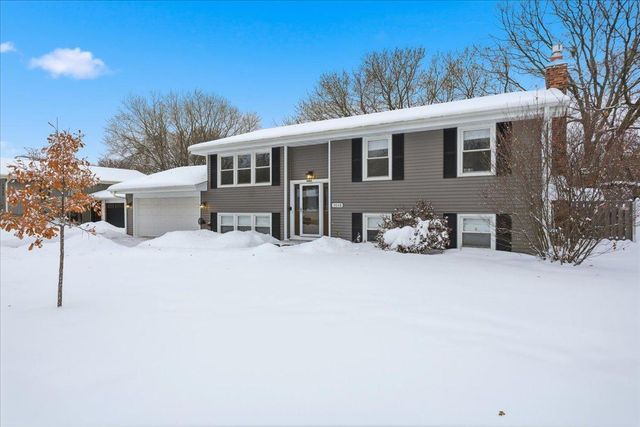7048 Montrose Road, Woodbury, MN 55125