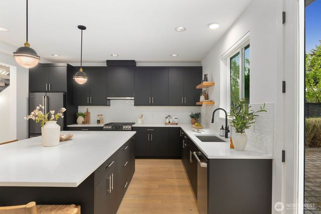 6233 Carleton Avenue S, Seattle, WA 98108