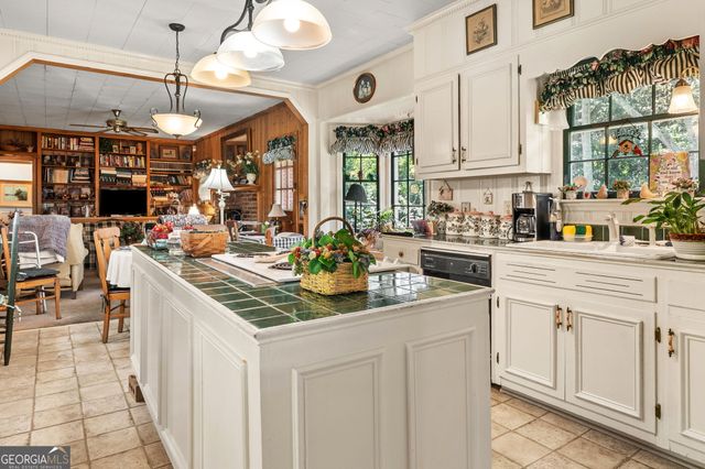 22 Winfield Drive, Newnan, GA 30263
