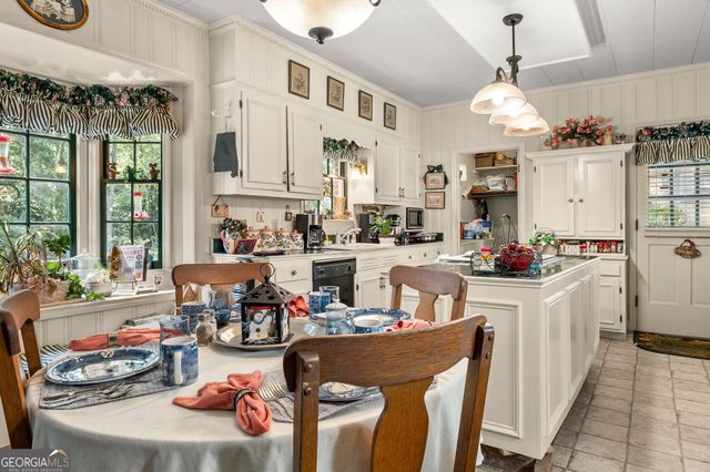 22 Winfield Drive, Newnan, GA 30263