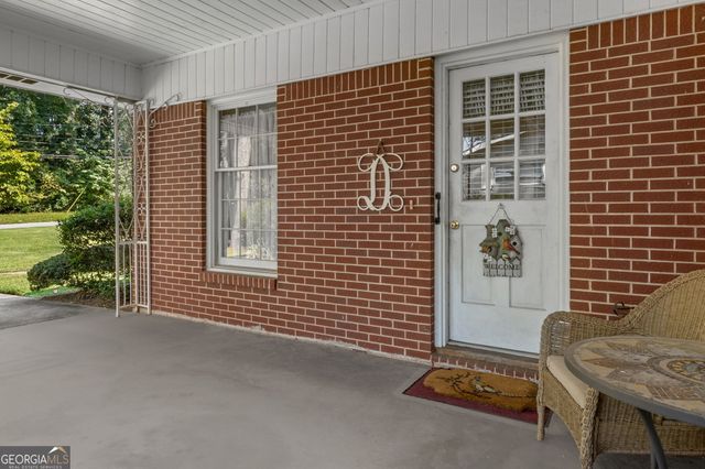 22 Winfield Drive, Newnan, GA 30263