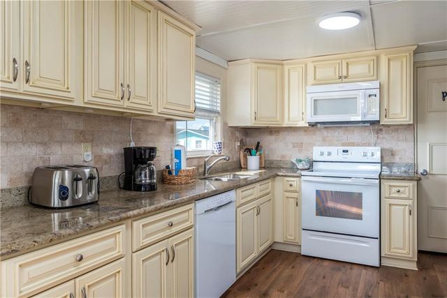 2124 Bienville Boulevard, Dauphin Island, AL 36528