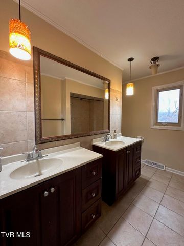124 Arlington Circle, Kingsport, TN 37663