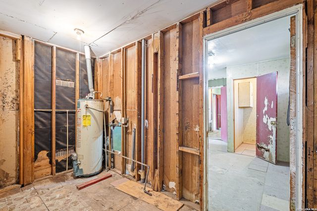 920 S San Joaquin, San Antonio, TX 78237