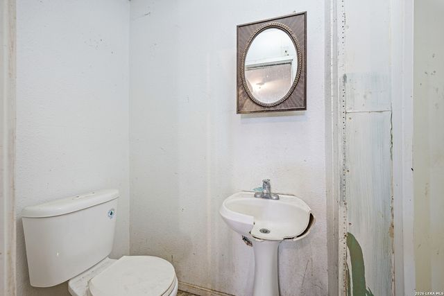 920 S San Joaquin, San Antonio, TX 78237