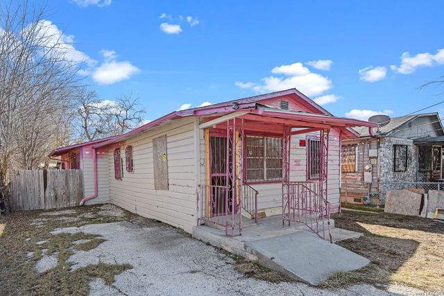 920 S San Joaquin, San Antonio, TX 78237