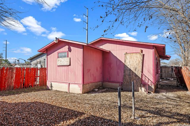 920 S San Joaquin, San Antonio, TX 78237