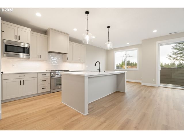 11486 Nw ELISE Ln, Portland, OR 97229