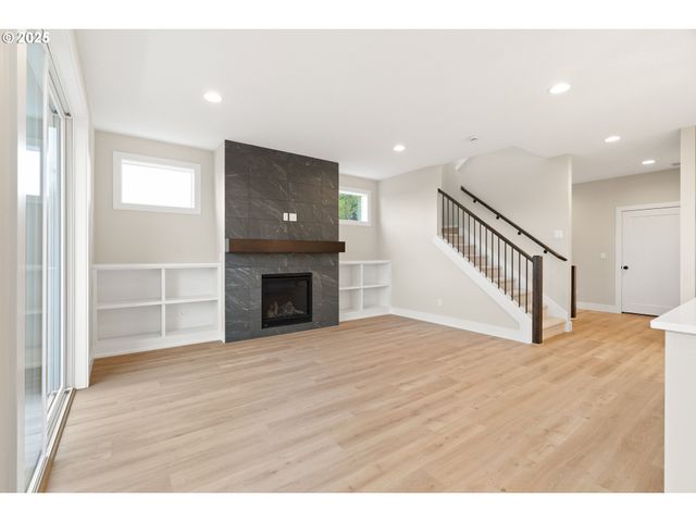 11486 Nw ELISE Ln, Portland, OR 97229