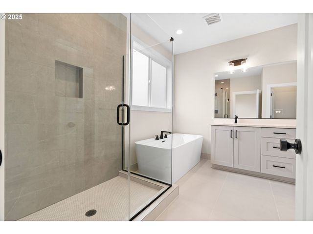 11486 Nw ELISE Ln, Portland, OR 97229