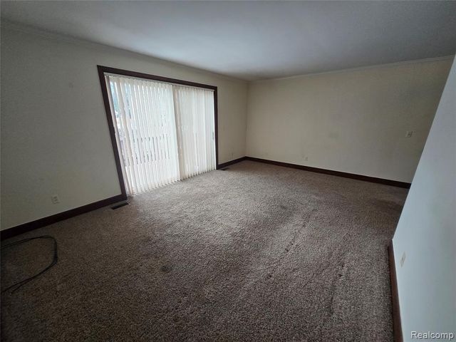 3810 Rochester Road, Royal Oak, MI 48073