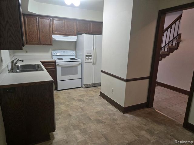 3810 Rochester Road, Royal Oak, MI 48073