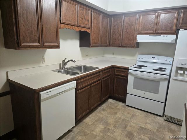 3810 Rochester Road, Royal Oak, MI 48073