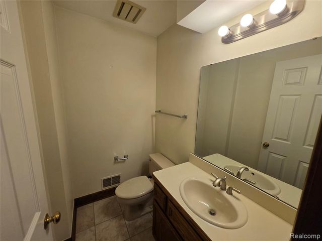 3810 Rochester Road, Royal Oak, MI 48073