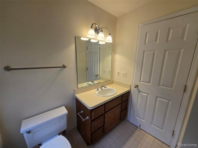 3810 Rochester Road, Royal Oak, MI 48073