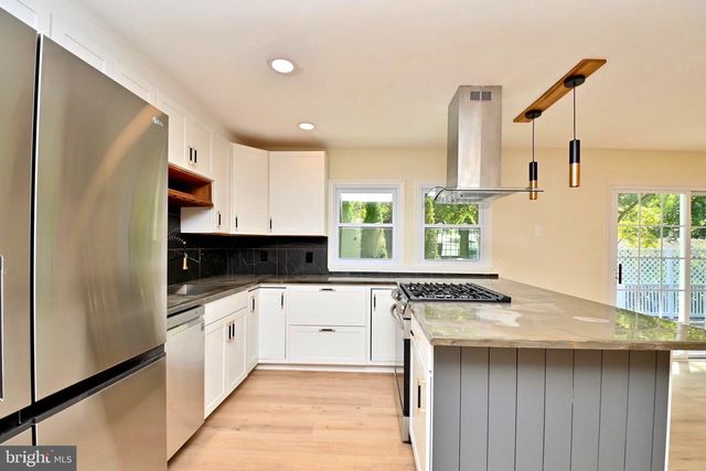 7215 WILLOW OAK PL, Springfield, VA 22153