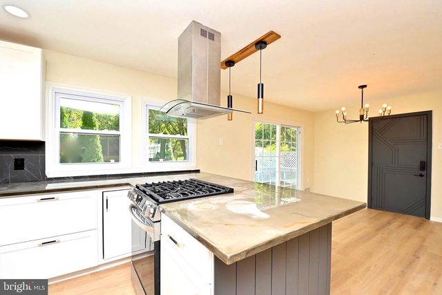 7215 WILLOW OAK PL, Springfield, VA 22153