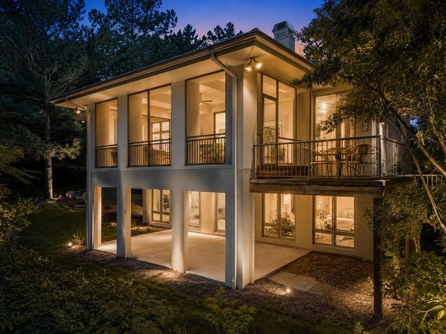 1970 Red Hill Drive Ne, Grand Rapids Twp, MI 49301