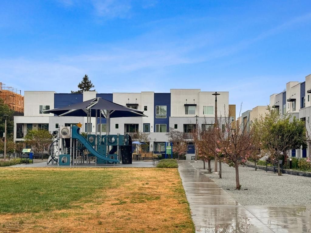 Image 34 of property listing at 2599 Easton Lane 109, San Jose, CA 95133