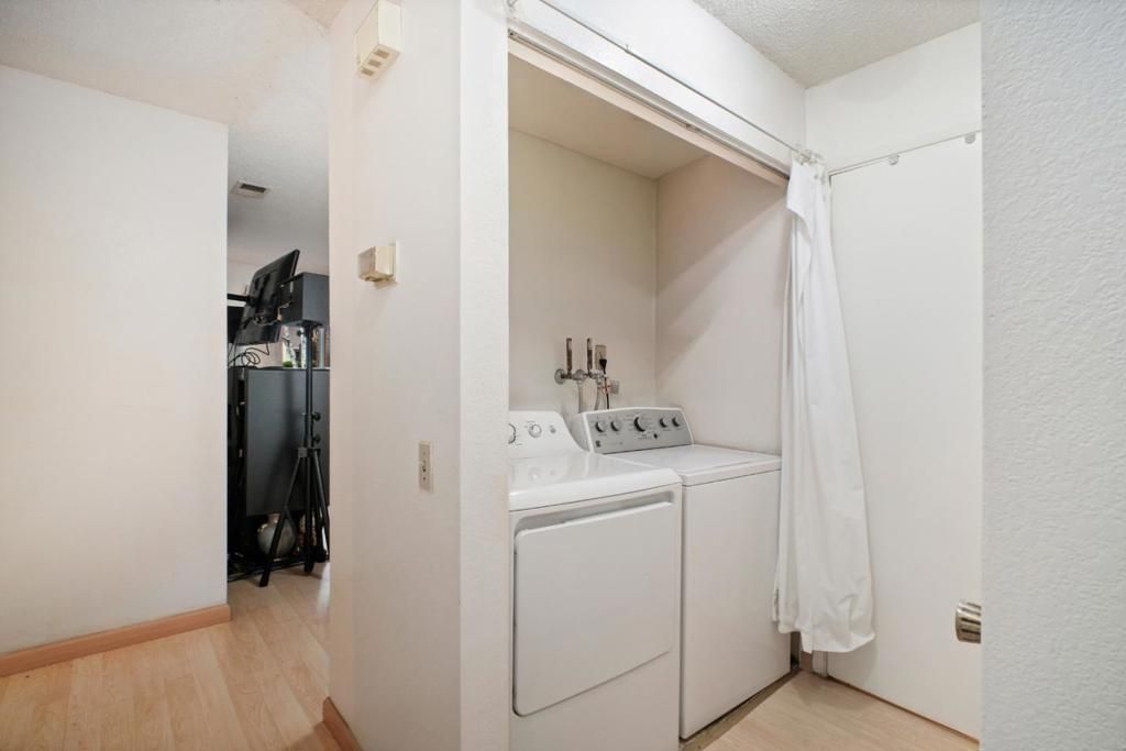 Image 7 of property listing at 2599 Easton Lane 109, San Jose, CA 95133