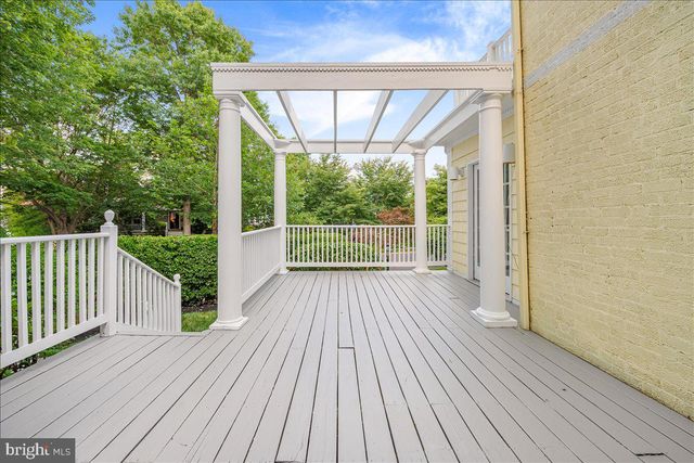 3001 MCKINLEY ST NW, Washington, DC 20015
