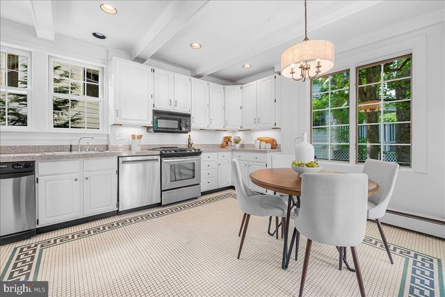 3001 MCKINLEY ST NW, Washington, DC 20015