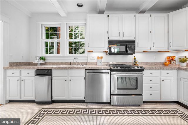 3001 MCKINLEY ST NW, Washington, DC 20015