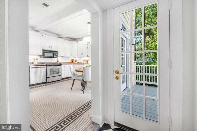 3001 MCKINLEY ST NW, Washington, DC 20015