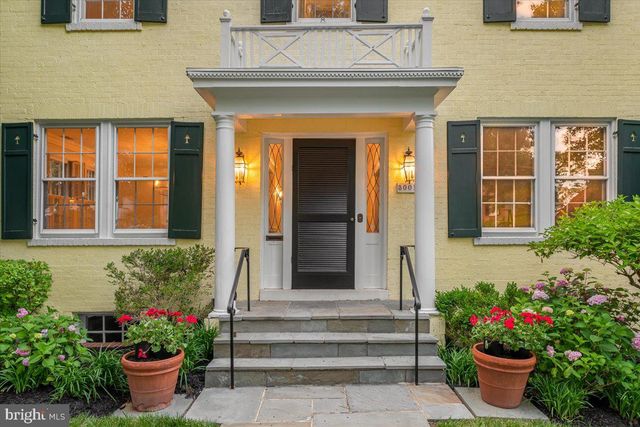 3001 MCKINLEY ST NW, Washington, DC 20015